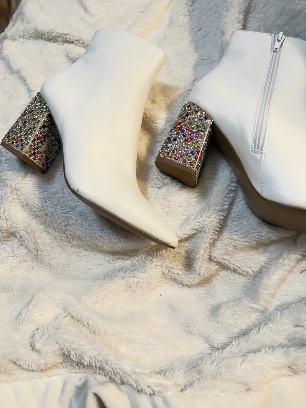 Betsey Johnson Kassie White Ankle Boots Size 8.5- New!